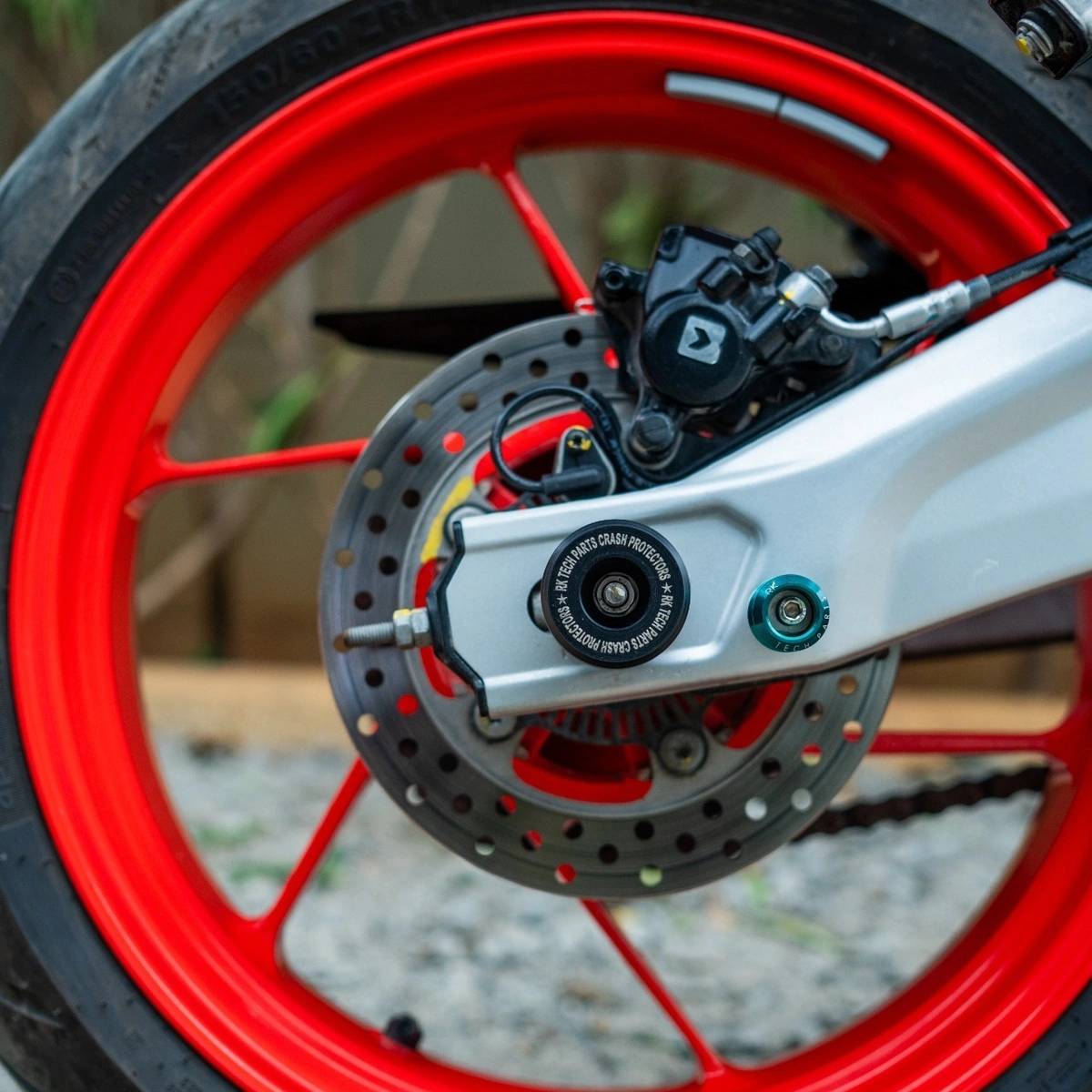 V7408293-1726726353174